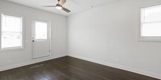 3123 N California Gallery 1