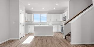 Luxury Townhome with Stunning Mountain Views | 4 Bed | 3.5 Bath Gallery 17