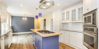 Stunning 3 Bedroom Home with Barn and Over 3 Acres! Gallery 4