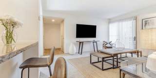 Affordable Housing - Madison Southpark Apartment Homes Gallery 31