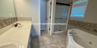 Ranch in Lee's Summit For Lease - Crisp, Clean and New! Gallery 12