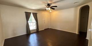 512 Crater Lake Dr Gallery 3