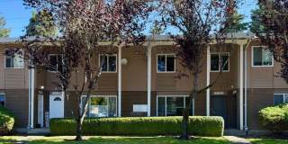 Charming Townhome in Bellevue's Newport Hills Community Gallery 1