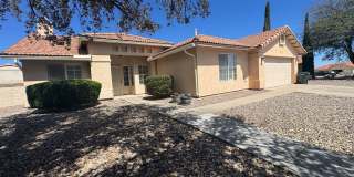Beautiful 4 bedroom home in the neighborhood of Canyon De Flores! Gallery 4