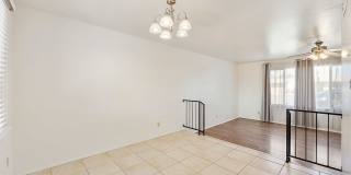 Great Location close to Old Town Scottsdale! Gallery 19