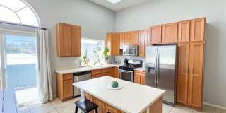 PB 3br Townhome $6000 to share Pacific Beach 3 Br Townhome 2 Car Garage Modern Appliances Gallery 3