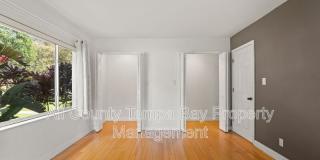 2725 N Myrtle Ave Gallery 16