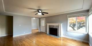 Charming 2 Bed 1 Ba House in Gladstone - Garage, Washer and Dryer, Landscaping Including! Gallery 7