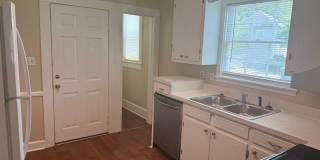 3- bedroom 2 bathroom HEATHWOOD AREA!! Gallery 1