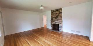 Room in 4 Bedroom Home at Morris Brown Dr SW Gallery 7