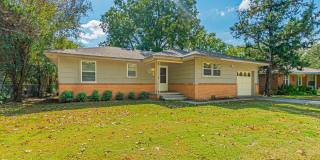 Three Bedroom Home in tree filled neighborhood! Lawn care included! Gallery 4