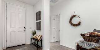 Luxury 2BR + Den Townhome in Amenity-Packed Community - Encanterra Gallery 5