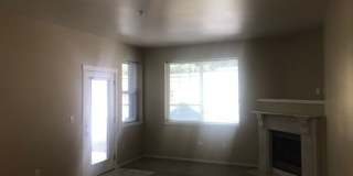 GROUND LEVEL 1 BR, 1 BA WHEEL CHAIR ACCESSIBLE UNIT! Gallery 4
