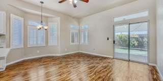 3 Bedroom With Newly Remodeled Kitchen And Bathrooms! Gallery 8