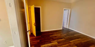 Ginormous 6 Bed Single family home with all Appliances Near Lake Michigan! Gallery 33
