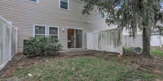 3 bedroom/ 2.5 bathroom townhome near the airport! Gallery 17