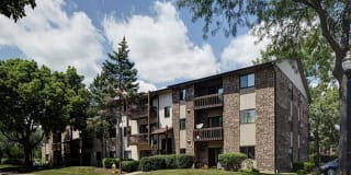 Emerald Pointe Apartments Gallery 18