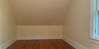 3 FREE City Blue Curb Passes- 3 Bed/1 Bath Home located close to Sunnyside and Downtown Campus- Available 5/20/2026 Gallery 14
