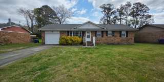 4 Bedroom, 1.5 bath, 1 car garage, fenced in yard, under 25 dog may be permitted Gallery 1