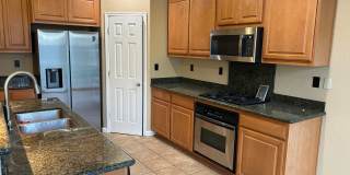 Beautiful 4 Bedroom, 2.5 Bath Oakley Home W/ Large Yard Gallery 8