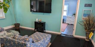 509 E 4th St Street Gallery 12