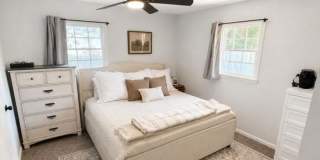Available August 1! 4 Bedroom 2 Bathroom Ranch - Dogs Okay! Gallery 9