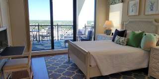 Short term ONLY luxury 2/2 condo in the heart of downtown Sarasota Gallery 18