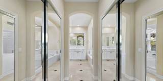 9 Agostino Gallery 21