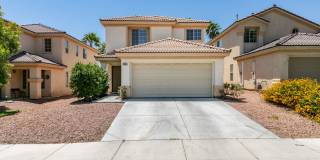 Spacious 4 Bedroom 2.5 Bathroom Home with Covered Patio & Large Backyard Gallery 1