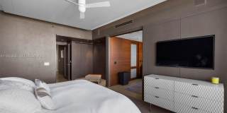 5875 Collins Avenue Gallery 5