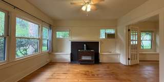 Charming, One bedroom duplex in Prime Ashland location | Available Now! Gallery 2