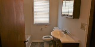 Cozy 3 bedroom home in Bettendorf-6 month lease option Gallery 13