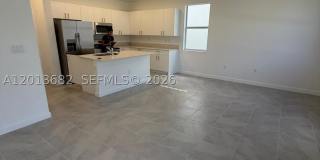2740 SE 24th Ct Gallery 36