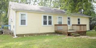 Three Bedroom Home with Main Floor Laundry on a Large Acre + Lot!! Gallery 1