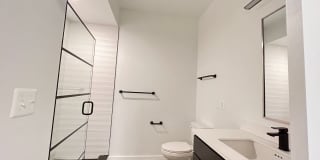 725 W Pratt Gallery 98