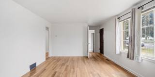 Comfortable Living in a Convenient Location – Charming 3BR 1BA Home at 2403 W Everett Gallery 3