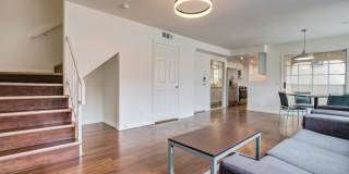 Portland Place: 2370 Portland Street - Three Bedrooms Near USC! Gallery 3