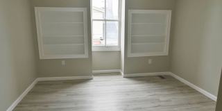 Beautifully Renovated 3 Bedroom with Parking Gallery 21