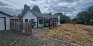 RENT SPECIAL: $750 Off First Full Month's Rent With One Year Lease! ~ Marks 950 RENT SPECIAL: $750 Off First Full Month's Rent With One Year Lease! ~ Marks 950 Gallery 4