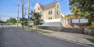901 LAWRENCE Street NE Gallery 1