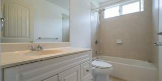 LARGE and SPACIOUS 3bd/3ba/2pkg (SEA COUNTRY) $3900 Gallery 10