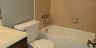 $1350 - 2/2/1 - Great Orange Park Location Gallery 10