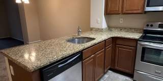 Spacious 3 Bedroom Condo- RENT TODAY & SAVE! Gallery 10