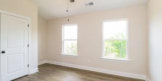 3-Bedroom, 3.5 Bath Townhome for Rent in Charlotte, NC | Attached Garage & Modern Kitchen 3-Bedroom, 3.5 Bath Townhome for Rent in Charlotte, NC | Attached Garage & Modern Kitchen Gallery 11