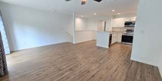 Beautiful 2 bed/ 2 bath Townhome w/ Balcony, Garage & Community Pool Gallery 12