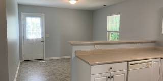 3 BD, 2 BA House: Freshly Painted + New Flooring + Available Now! Gallery 13