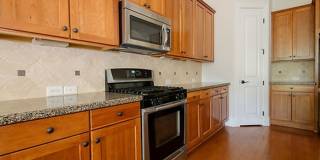 Gorgeous 3 Bedroom 2.5 Bathroom Townhome- Located in Stone Creek Village, Cary! Available August 14th! Gallery 7