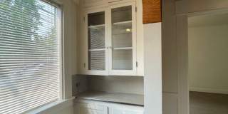 Vintage 3BR House Close to Campus! Gallery 18