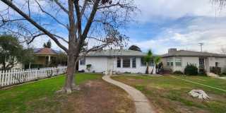 Oleander home with a HUGE shop! Gallery 1