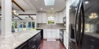 Waterfront Luxury Living – 4 Bed / 3 Bath – Over 2,600 Sq Ft Gallery 19